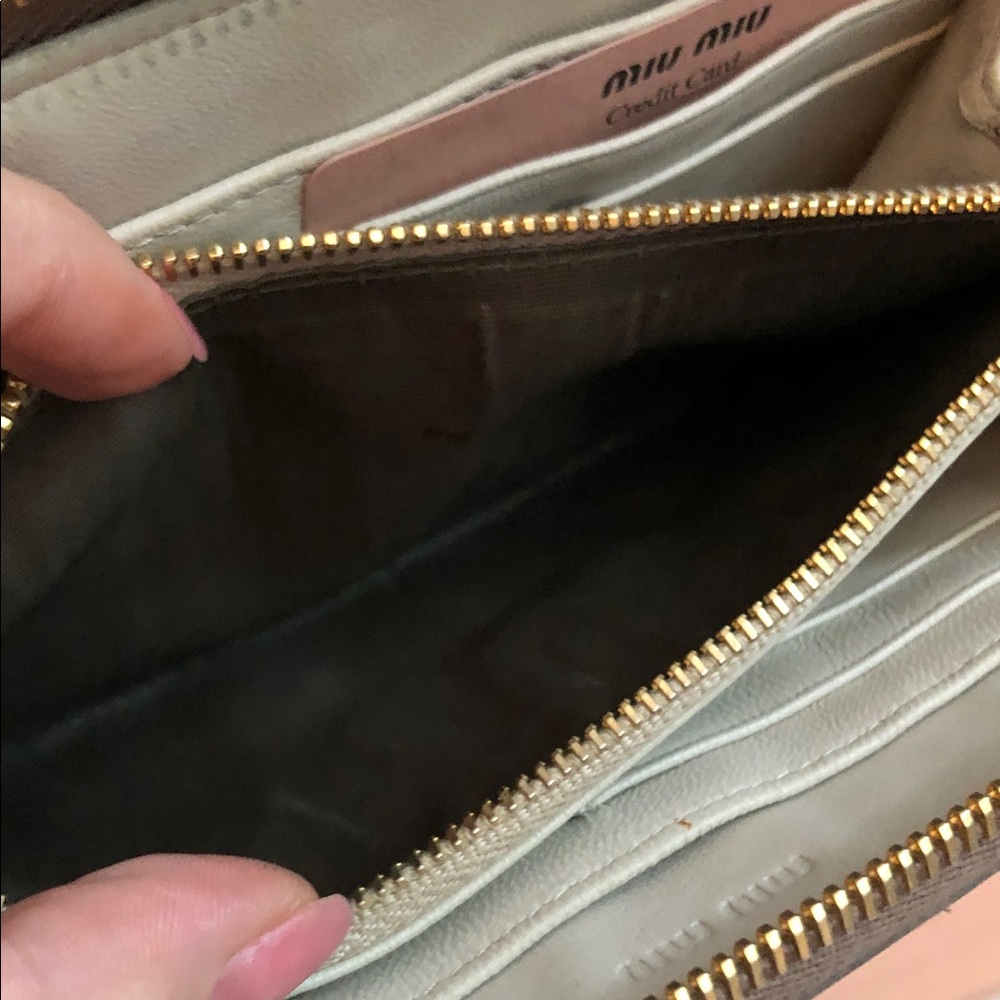 Miu Miu Floral Appliqué Zip Wallet - Picture 5 of 8